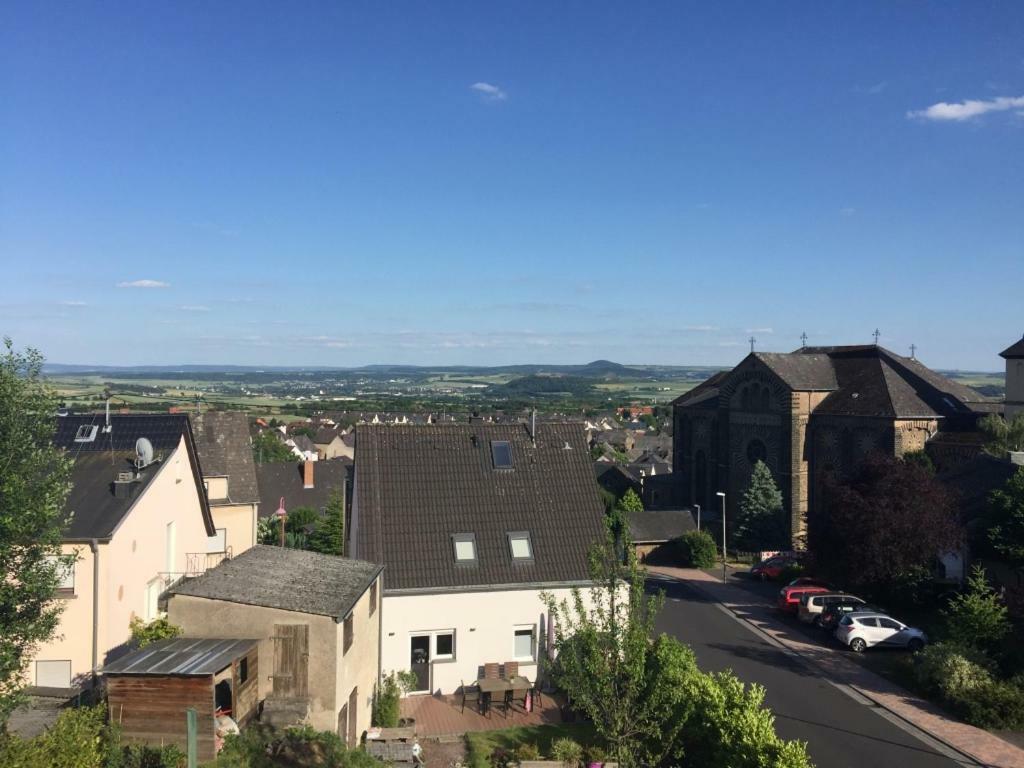 Ferienwohnungen Pellenzblick - Wohnen Auf Zeit - Nickenich Dış mekan fotoğraf